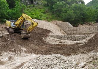 LAVORI SUL FOSSO LA SARGIOLA IN COMUNE DI POLINO